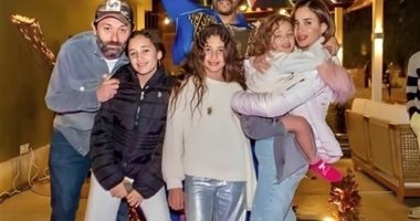 أول تعليق من ابنة كريم محمود عبد العزيز بعد شائعة ارتباط والدها بـ دينا الشربيني