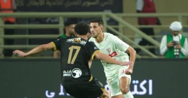 الزمالك يحتفل مع جماهيره بعد التأهل لنهائي السوبر