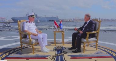 قائد القوات البحرية لمساء DMC: الدفعات الحالية بشهادة بكالوريوس في العلوم السياسية