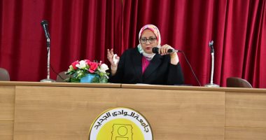 كلية التربية بالوادى الجديد: تعزيز دور الإرشاد الأكاديمي كأداة رئيسية لمتابعة الطلاب الجامعيين