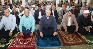 خطيب مسجد بنى سويف يُحذّر من مخاطر السوشيال ميديا على الأطفال.. تفاصيل