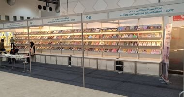 روايات مصرية تضىء أجنحة معرض الشارقة الدولى للكتاب.. صور