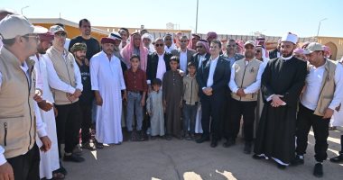 محافظ جنوب سيناء يلتقى أهالى ومشايخ رأس النقب لمتابعة تنفيذ المشروعات التنموية 