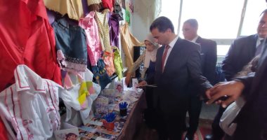 وكيل تعليم كفر الشيخ يفتتح معرض شتاء دافئ لتوفير الملابس والسلع