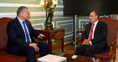 وزير الخارجية يستقبل وزير البترول لبحث تعزيز الاستثمارات الأجنبية