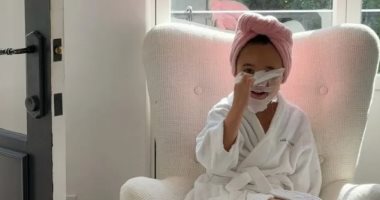 ممثلة كندية تطلق خط منتجات للعناية بالبشرة للأطفال.. هل هى آمنة؟