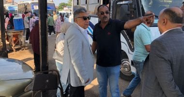 جولة مفاجئة لمحافظ الدقهلية بموقف سيارات جديلة.. ويشدد على منع تقسيم الخطوط