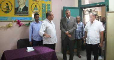محافظ أسوان يتفقد المدارس استعدادا للانتخابات: دورنا تنسيقى وإشرافى فقط