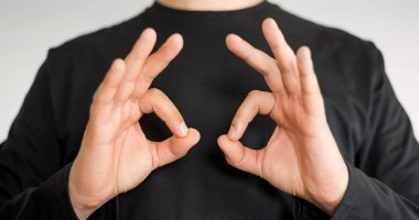 حركات اليد اثناء الكلام