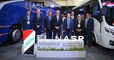 وزير قطاع الأعمال العام يتفقد جناحي الوزارة في معرض الصناعة والنقل الذكي