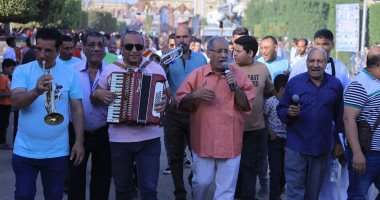 ليالى مولد دير مارجرجس بجبل الرزيقات تعود من جديد بالبهجة والفرحة.. الاحتفالات تستمر 7 أيام فى شهر نوفمبر سنويا.. بدء التخييم حول الدير لقضاء الليالى الروحانية.. وصلوات وعظات وزفة الشهيد يوميا.. صور