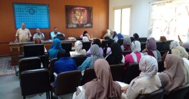 فرع الأقصر لتعليم الكبار ينفذ ندوات توعوية لأهالى أرمنت والقرنة.. صور