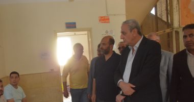 محافظ الغربية في جولة مفاجئة بمستشفى قطور المركزي وعيادة التأمين الصحي