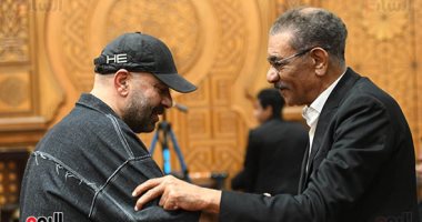 محمد سعد وأشرف زكي وسيد رجب يحضرون عزاء والد محمد رمضان.. صور 