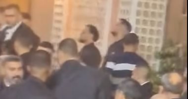 الفنان ياسر جلال يعزي في وفاة والد محمد رمضان.. فيديو