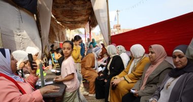 إقبال كثيف للسيدات على لجان منشأة القناطر فى انتخابات مجلس النواب.. صور