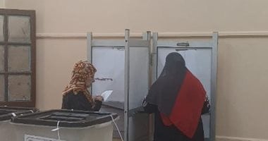 توافد الناخبين بعد انتهاء ساعة الراحة فى لجان إمبابة