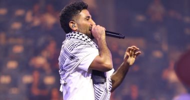 أحمد سعد يرد على ناقدة هاجمته على حديثه في حفله الأخير بألمانيا