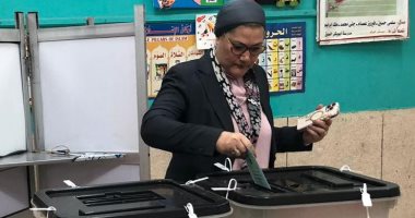 رئيسة المجلس القومي للطفولة تدلي بصوتها في انتخابات مجلس النواب بالشيخ زايد