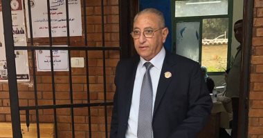 المستشار فارس فام وكيل مجلس الشيوخ يدلى بصوته فى انتخابات مجلس النواب