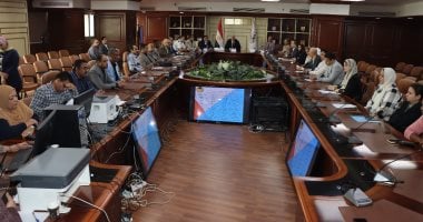 محافظ بني سويف يتابع من غرفة العمليات ومركز السيطرة انتظام التصويت في انتخابات النُوّاب