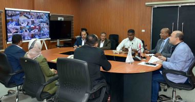 غرفة عمليات ديوان محافظة الأقصر تتابع انتظام التصويت فى لجان المدن والقرى