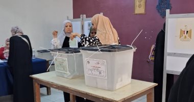 حضور النساء وكبار السن يُثرى المشهد الانتخابى بمدرسة بدر الإعدادية فى الدقى