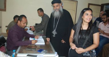 قيادات الكنيسة بالأقصر يتوافدون على لجان انتخابات مجلس النواب.. صور