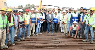 محافظ الشرقية يتفقد مشروع إنشاء كوبرى سيارات الشبانات 