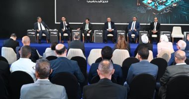 كيف تعمل الحكومة لتهيئة مناخ استثماري جاذب ومستقر لتوطين صناعة السيارات؟