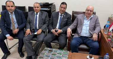 جمارك مطار القاهرة تضبط راكبا أجنبيا حاول تهريب 5 كيلو حشيش إلى داخل البلاد