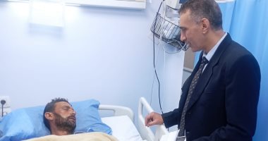 مدير عمل الغربية يزور العمال المصابين ضحايا حادث انهيار سقف خرسانى بالمحلة الكبرى