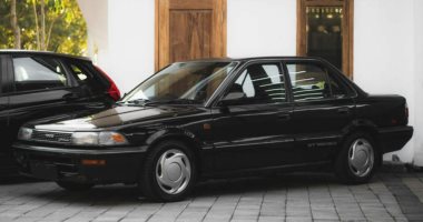 رجل يسرق سيارة لتجنب التسوق مع زوجته