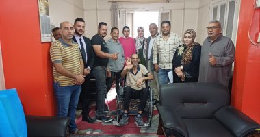 مديرية العمل ببنى سويف تسلم 11عقد عمل لذوى الهمم