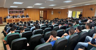 مخاطر السوشيال ميديا وإدمانها وأخلاقيات الطلاب فى ندوة بجامعة كفر الشيخ