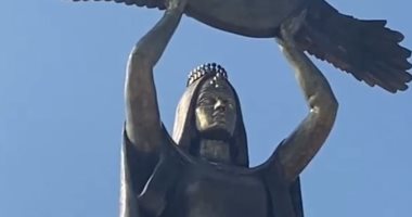 تعرف على أعمال الفنان عصام درويش بعد فوزه بجائزة السطان قابوس