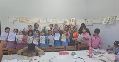 الأطفال يعبرون عن التحف الأثرية برسومات احتفالا بذكرى افتتاح متحف كفر الشيخ