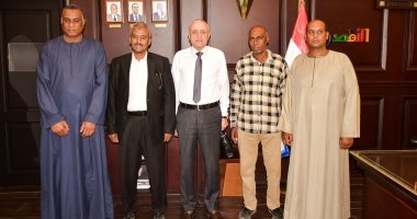 محافظ الأقصر يستقبل مواطنين للاستماع لمطالبهم: أبوابنا مفتوحة دائما