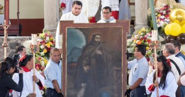 لوحة القديس فرانسيس المسروقة تعود إلى كنيسة مكسيكية بعد عقود من السرقة