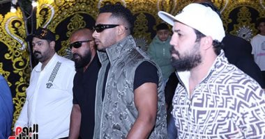 بعد رحيل والده.. النجم محمد رمضان أبرز الحضور في عزاء إسماعيل الليثي