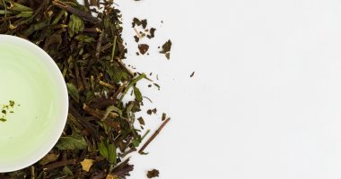 خطوات تحضير تونر الشاى الأخضر للعناية بالبشرة.. تألقى فى الخريف