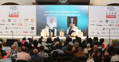 محمد عبد العزيز في تكريمه بمهرجان القاهرة:الكوميديا أكثر جدية من التراجيديا