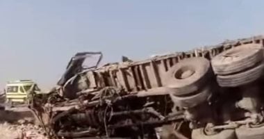 أسماء المصابين في حادث تصادم ميكروباص وتريلا على الطريق الصحراوي الغربي