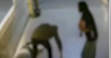 وزارة الداخلية تكشف سر فيديو ضرب فتاة فى مدخل عقار بالقاهرة.. فيديو