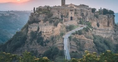 مدن الأشباح حول العالم.. 50 مدينة مهجورة تحمل أسرارا مرعبة وأساطير غريبة.. من جزيرة يابانية مهجورة منذ 1974 إلى مستشفى الأمراض العقلية فى إيطاليا.. قصص كوارث طبيعية وأحداث تاريخية تركت أثرا صامتا بين الأنقاض