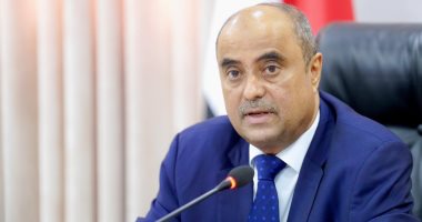 رئيس الحكومة اليمنية يعلن إجراءات تقشفية صارمة وقيودًا على سفر الوزراء