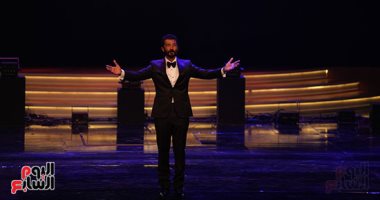 خالد النبوى بعد تكريمه بمهرجان القاهرة: هذا التقدير إهداء لروح والدى ووالدتى.. صور 