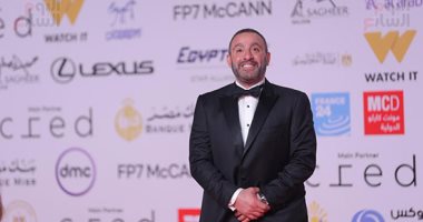 البدل الرجالية بمهرجان القاهرة السينمائي في ميزان الموضة.. مين أشيك؟