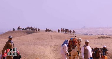 رحلات جوية وجولات بالجمال فى أهرامات الجيزة