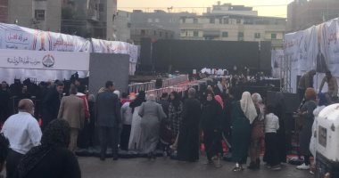 توافد الناخبين على مؤتمر حزب الجبهة الوطنية بالزرقا